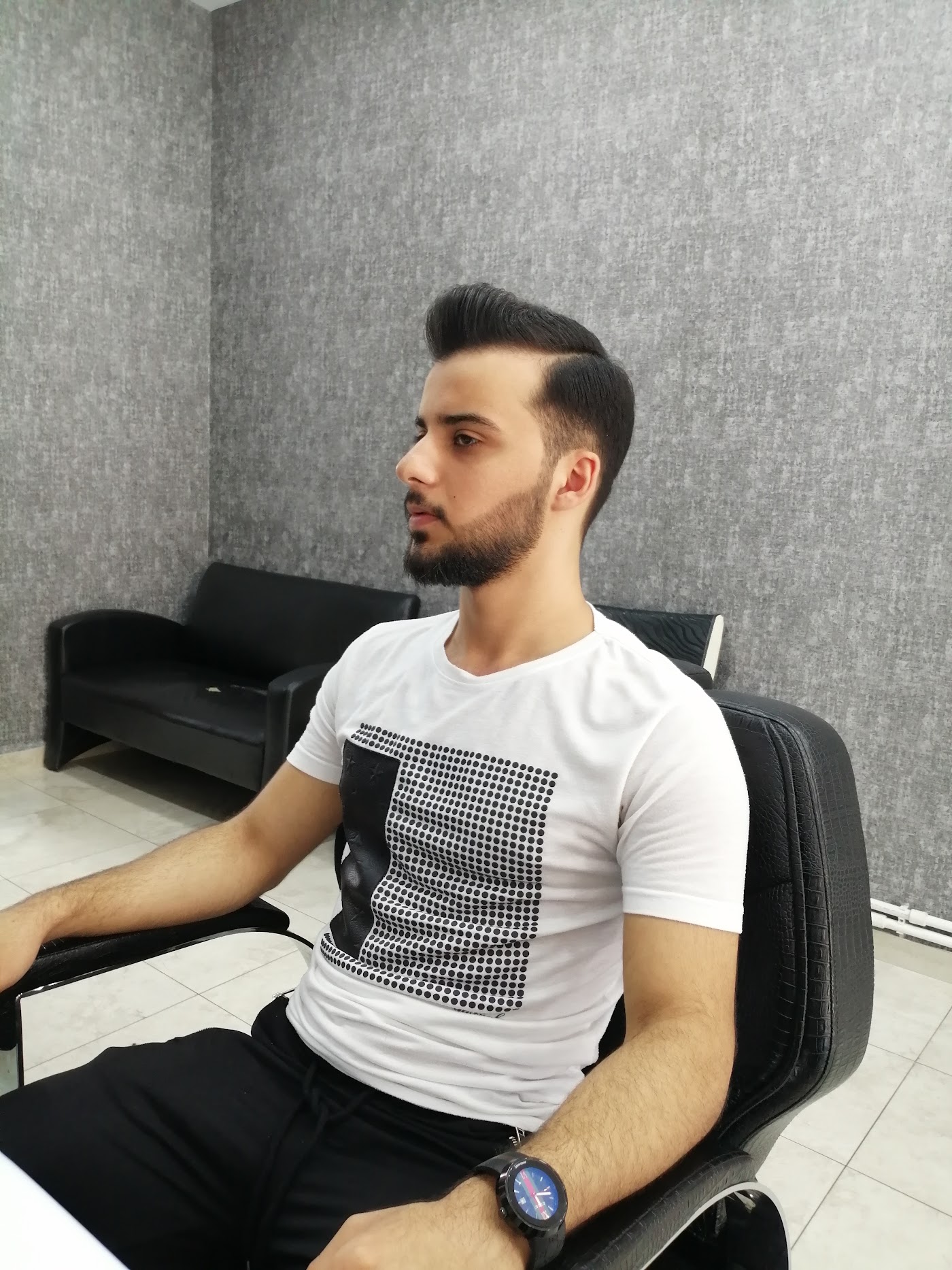 Saç kesimi sonucu — yandan görünüm